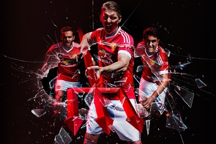 Manchester United- Uniforme principal 2015/16