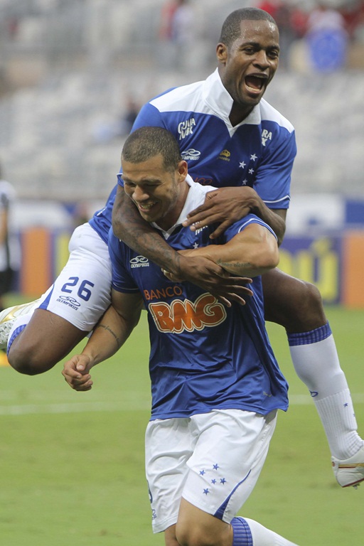 Cruzeiro x Atltico Mineiro - Raposa na liderana (Brasileiro 2013)