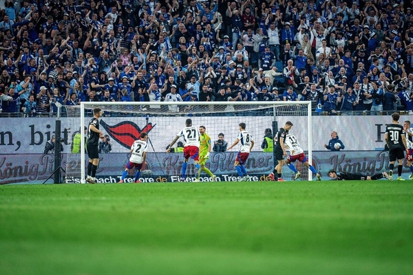 Het wachten is voorbij: Hamburger SV is eindelijk terug! (en met een Portugees)
