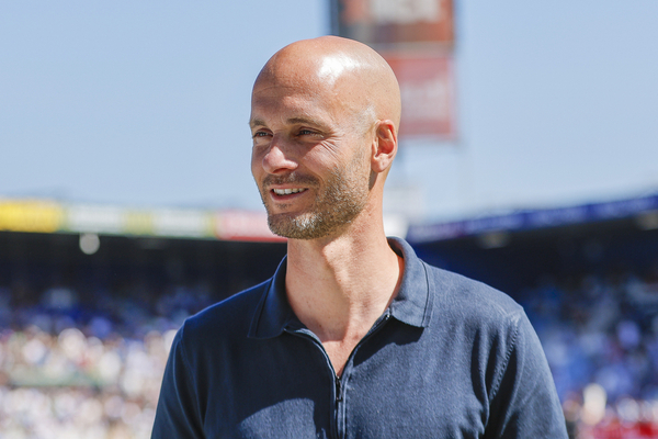 Paul Simonis maakt geschiedenis in Nederland en tekent nu bij Wolfsburg: de nieuwe coach v...