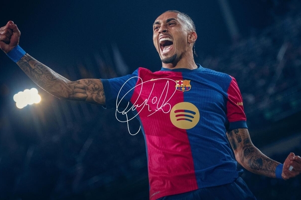 Het is nu officieel: Raphinha verlengt bij Barcelona tot 2028