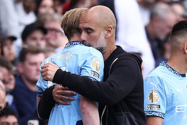 Manchester City Behaalt Overwinning op Fulham in Spannende Zondagmatch