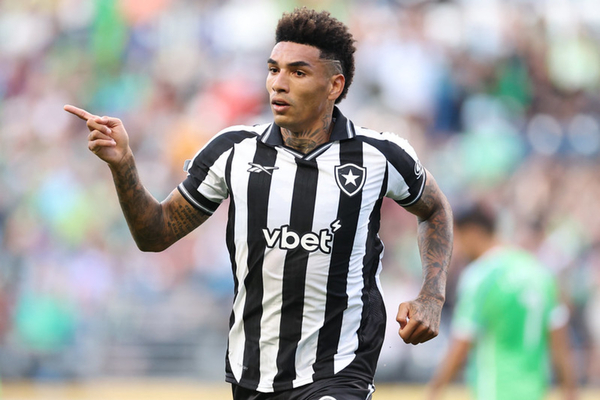 Botafogo domineert in de lucht, houdt comeback van Seattle tegen en start met een overwinn...