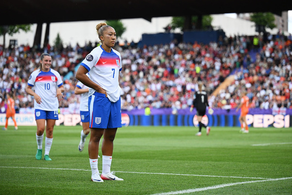 Engeland Domineert Nederland in Verrassende 4-0 Overwinning bij Women's Euro