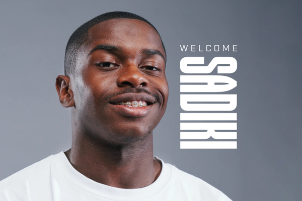 Noah Sadiki tekent bij Sunderland