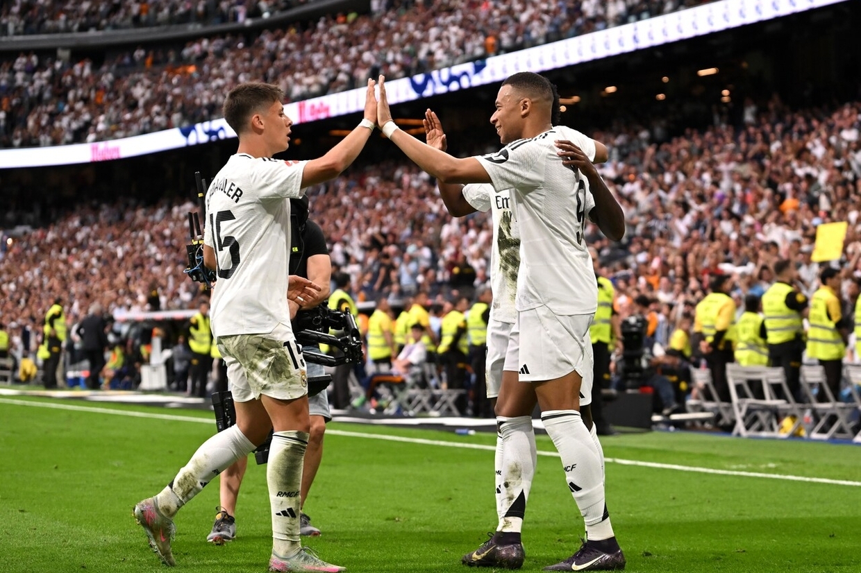 Kylian Mbappé schittert en viert het afscheid van Luka Modric