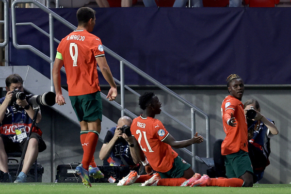 Portugal domineert in U21 EK: Overweldigende overwinning op Polen