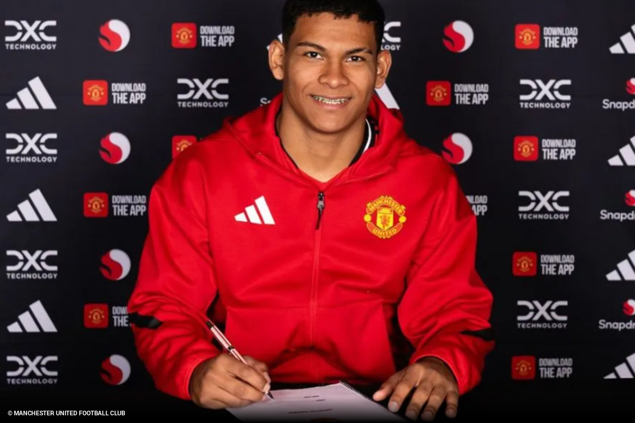 Man Utd kondigt de komst van Diego Leon aan