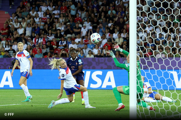 Frankrijk Behaalt Nipte Overwinning op Engeland in Spannende Euro 2025 Wedstrijd