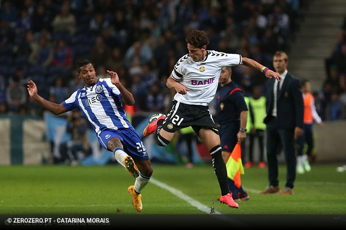 FC Porto v Nacional Primeira Liga J9 2014/15
